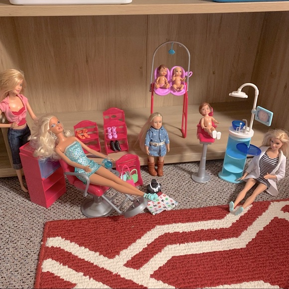 Barbie Other - Working Barbie bundle